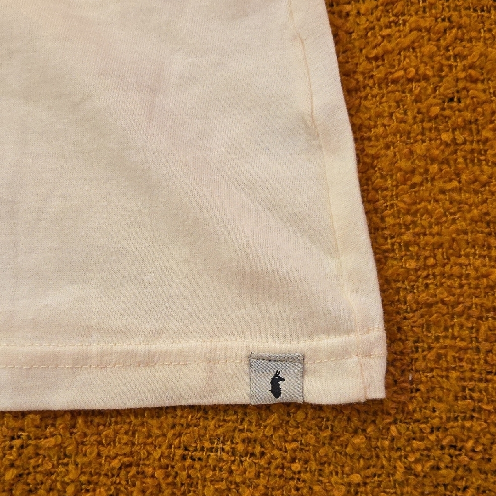Cotopaxi Women's Cream T-Shirt with Car Graphic - Picture 2 of 5